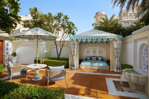 Royal Villa with Courtyard Twin