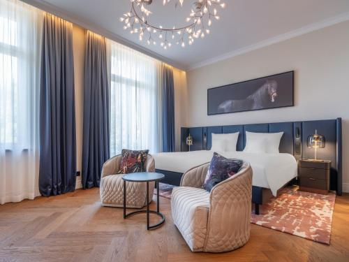 Deluxe Heritage Room