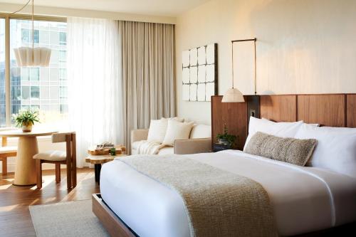 Space Needle Studio Suite
