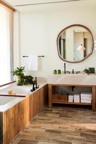 Alder House Presidential Suite