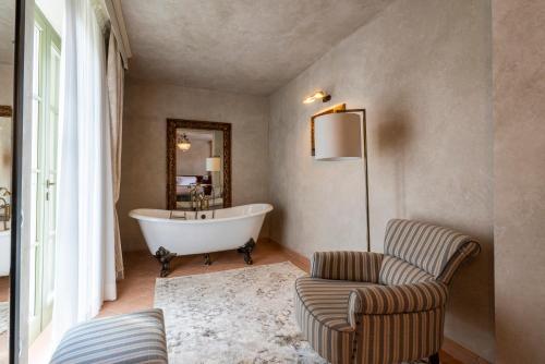 Pool Family Suite