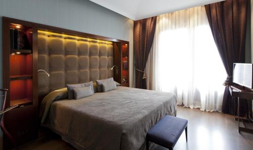 Grand Suite (1-5 Adults)