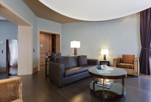 Grand Suite (1-5 Adults)