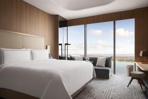 One Bedroom Apartment River King