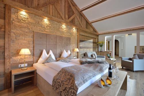 Suite with Mountain View