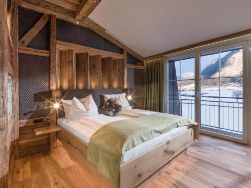 Suite with Mountain View