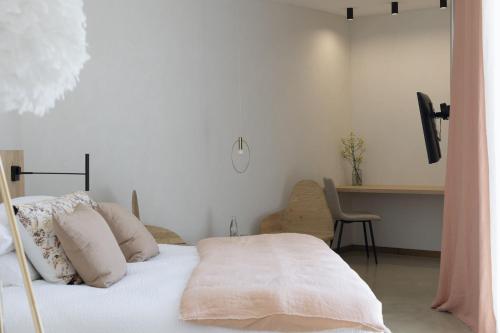 Junior Suite with Spa Bath and Sauna- Private Garden and Private Heated Swimming Pool