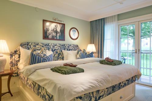 Superior Twin Room - Including Pool Club Access