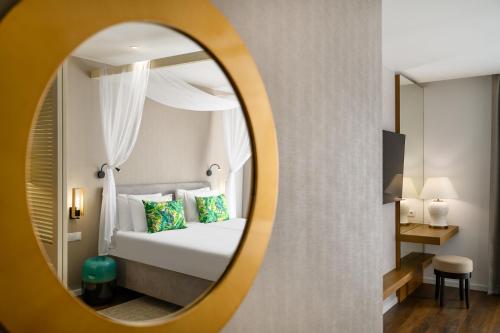 Deluxe Junior King Suite