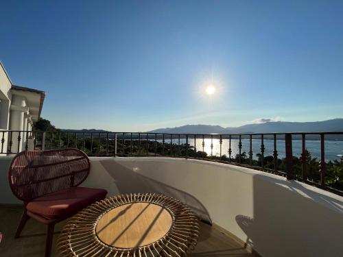 Deluxe Imperial Suite with Private Pool and Sea View