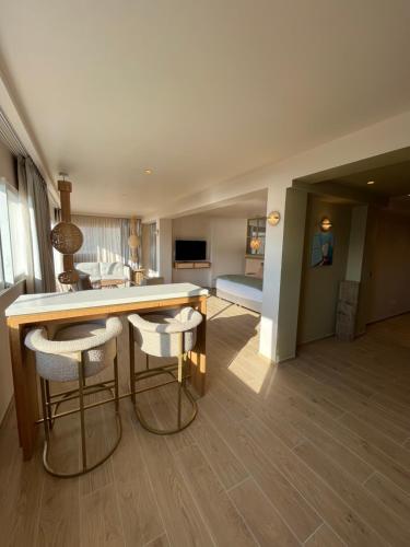 Deluxe Imperial Suite with Private Pool and Sea View