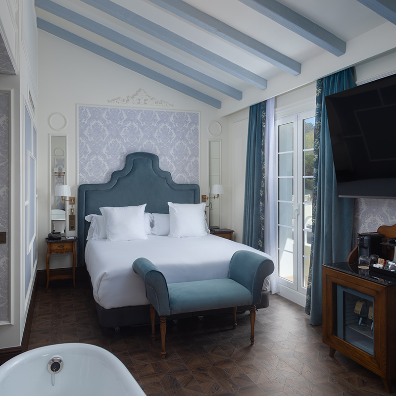 Junior Suite with Garden View