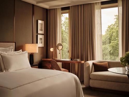 Mayfair Junior Suite King