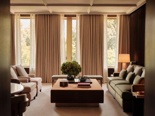 Premier Grosvenor Suite