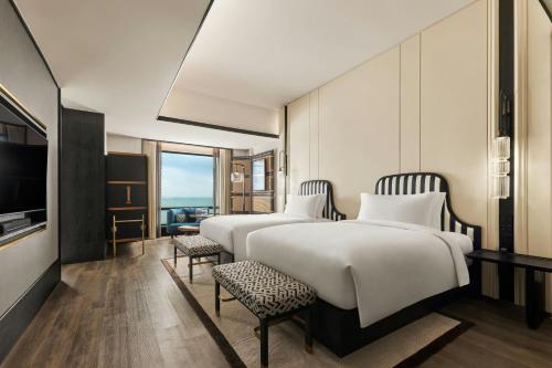 Traders, Twin Bed, Sea View