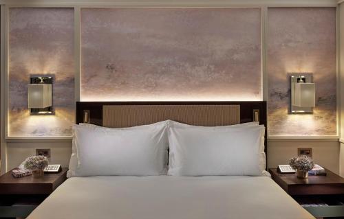 Superior King Accessible Room