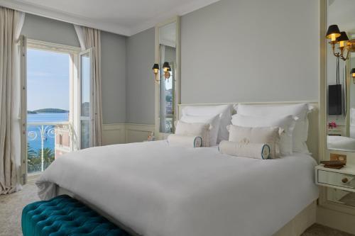 Deluxe Suite with Sea View