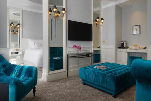Deluxe Suite with Sea View