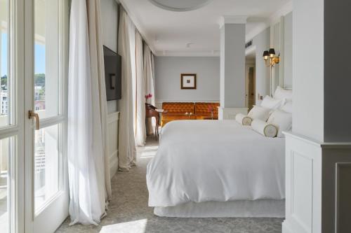 Imperial Suite with Balcony and Sea View
