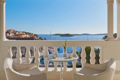 Penthouse Suite with Balcony and Sea View