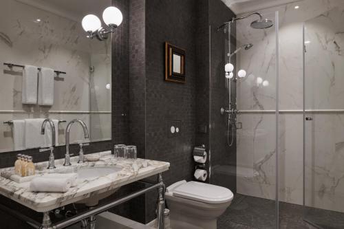 Deluxe Suite with City View