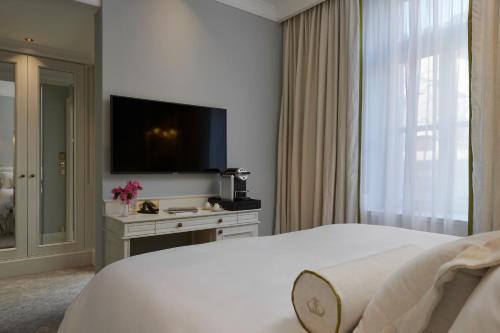 Double or Twin Room with City View