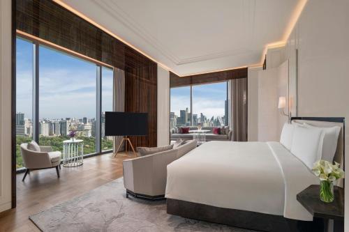 Three-Bedroom Suite with Club Lounge Access