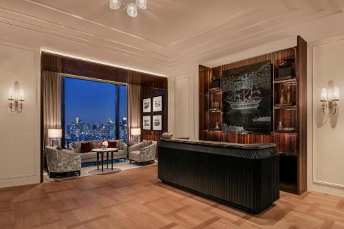 Three-Bedroom Suite with Club Lounge Access
