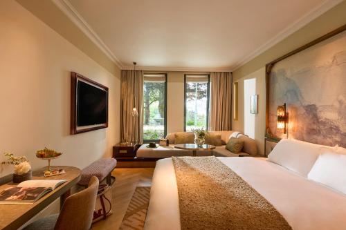 King Room with Garden View