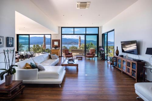 Prestige Suite 150 meters from the main building with private pool