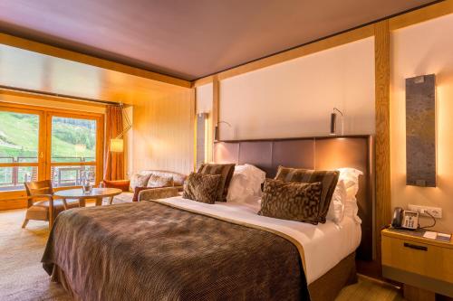 Junior Suite Deluxe (2 Adults)