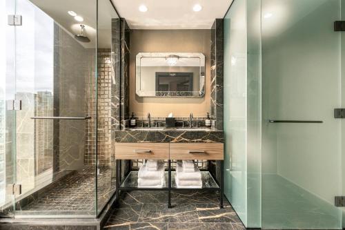 Two-Bedroom Bi-Level Suite with Fireplace - High Floor