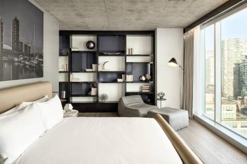 One-Bedroom Bi-level King Suite with Stadium View