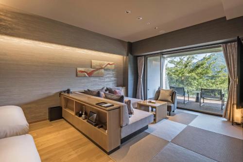 East Wing-Twin Room with Open-Air Bath Japanese Style /  Grill Course   Dinner Entry 19:00～20:00