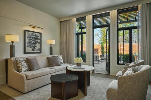 Mansion Suite