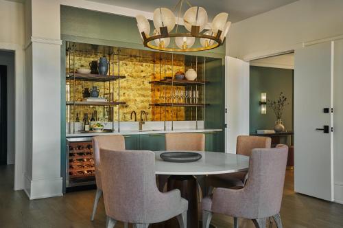 Mansion Suite