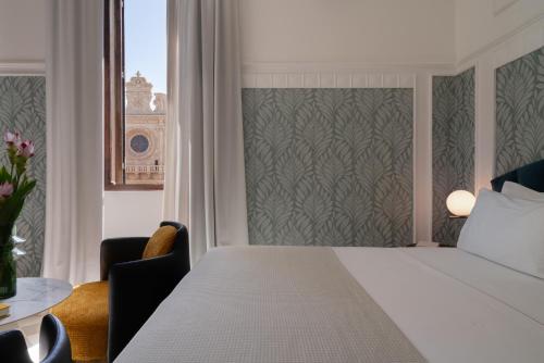 Deluxe Double Room with City View