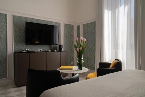 Deluxe Double Room with City View