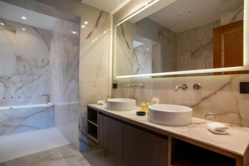 Junior Suite with city view