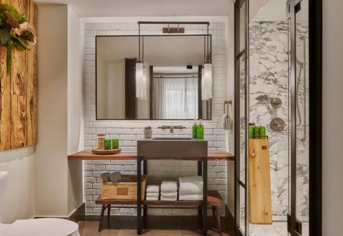 Suite with Garden View