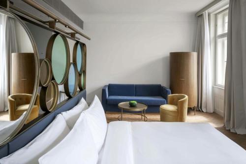 Heritage Bohemia King Suite with City View