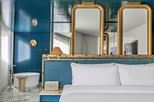 Supreme King Suite