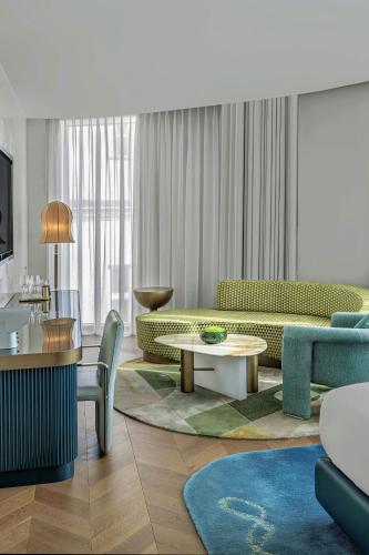 Supreme King Suite