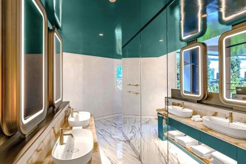 Supreme King Suite