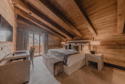 Apartment with Mountain View