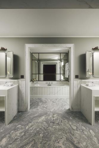 Junior Suite with Garden View