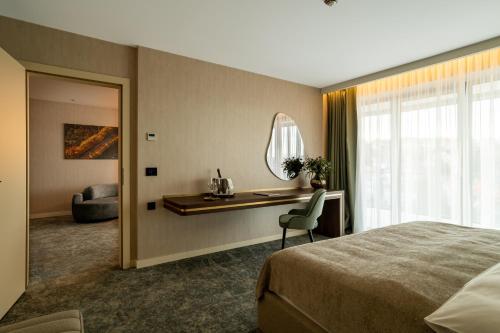 Corner Suite with Terrace