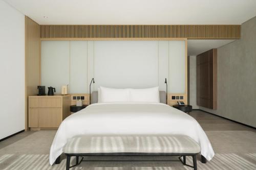 SIRO Plus - King Burj Khalifa View, complimentary AED 200 daily recovery credit and lifestyle consultation