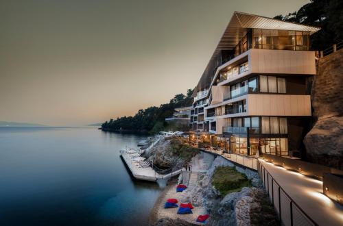 Superior King or Twin Room with Sea View