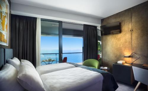 Deluxe Double or Twin Room with Sea View